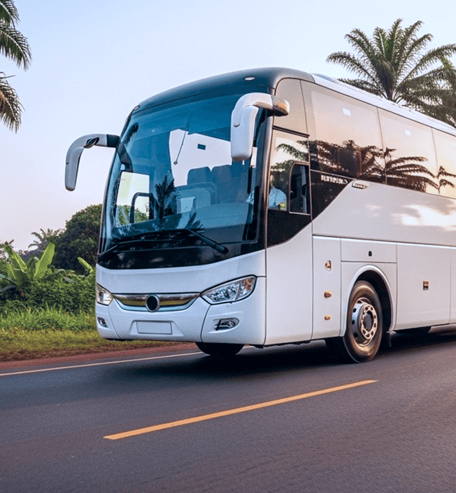 Bus de voyage Afola Travel sur les routes du Cameroun